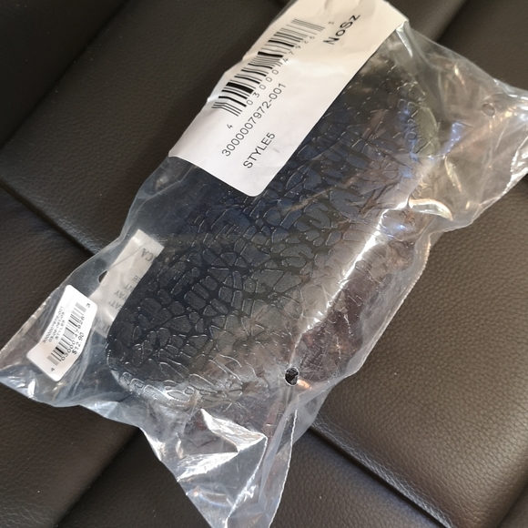 NWT Large Black Hinged Sunglasses Case Crackle Design - Picture 5 of 5